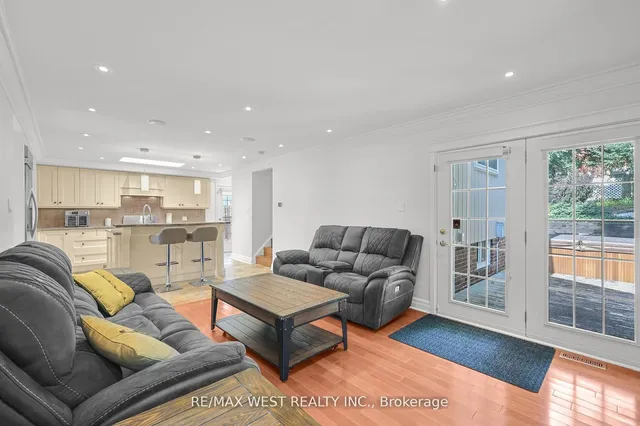 Additional image 15 of 34 Lorraine Cres