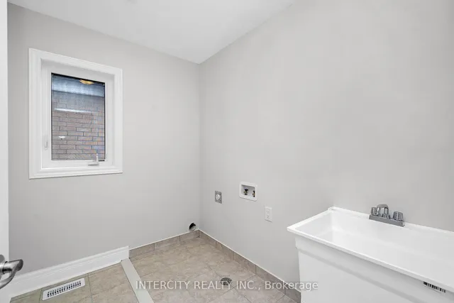 Additional image 31 of 75 Claremont Dr