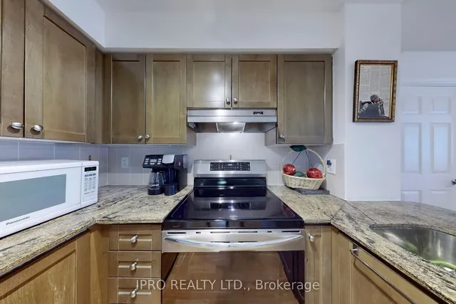 Additional image 21 of 225 Wellesley St Unit 701