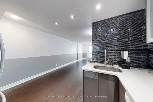 Additional image 13 of 8 Lee Centre Dr Unit 1013