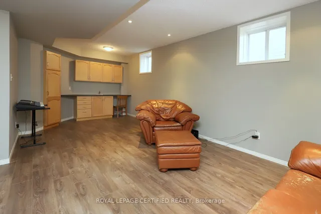 Additional image 20 of 95 Vintage Gate