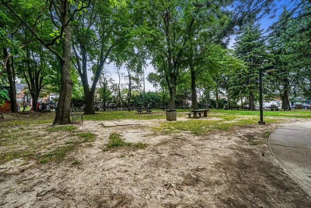 Additional image 33 of 3000 Bathurst St Unit 1401