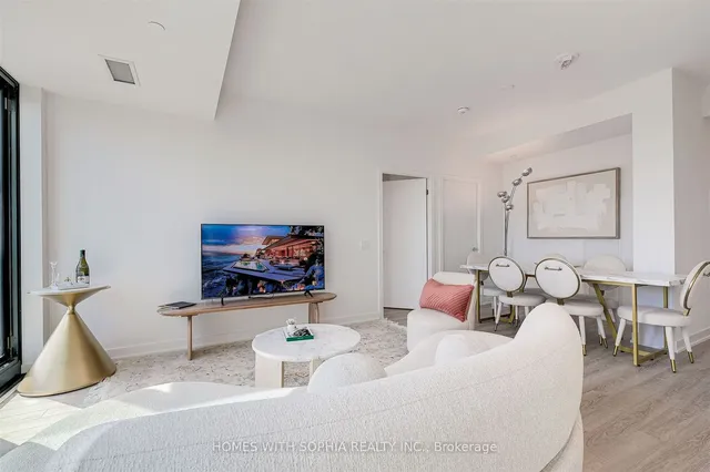 Additional image 8 of 250 Lawrence Ave Unit 607