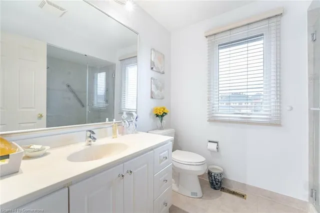 Additional image 33 of 140 Lord Simcoe Dr