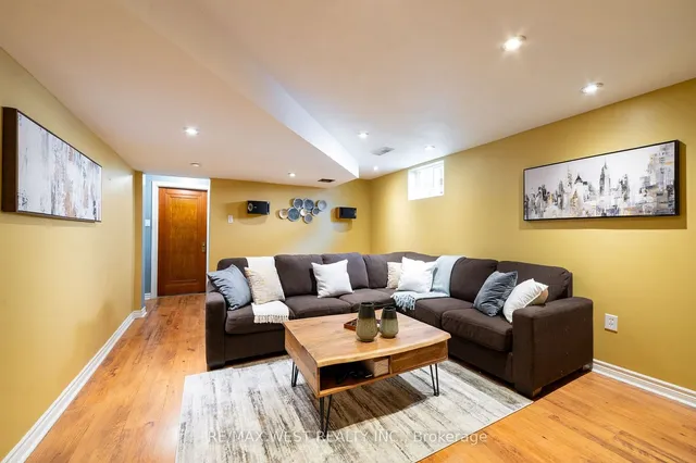 Additional image 21 of 10 Rowallan Dr