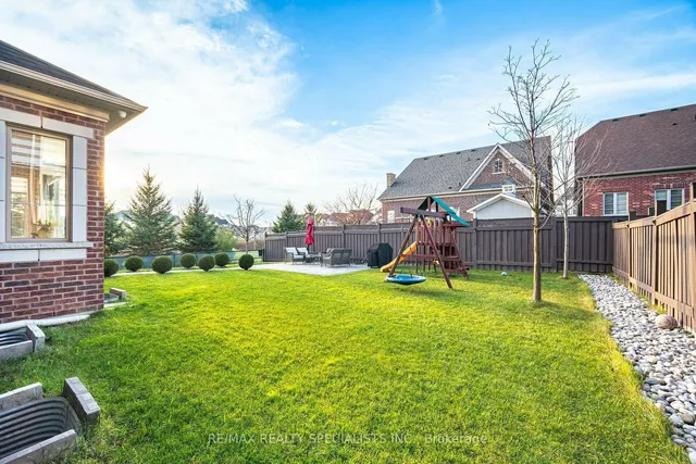 Additional image 35 of 8 Herringbone Cres