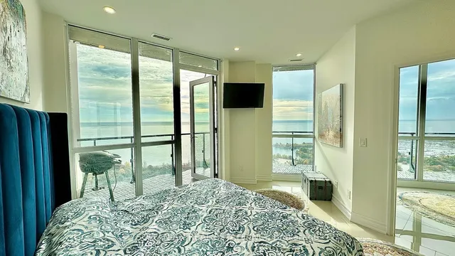 Additional image 23 of 59 Annie Craig Dr Unit PH3604