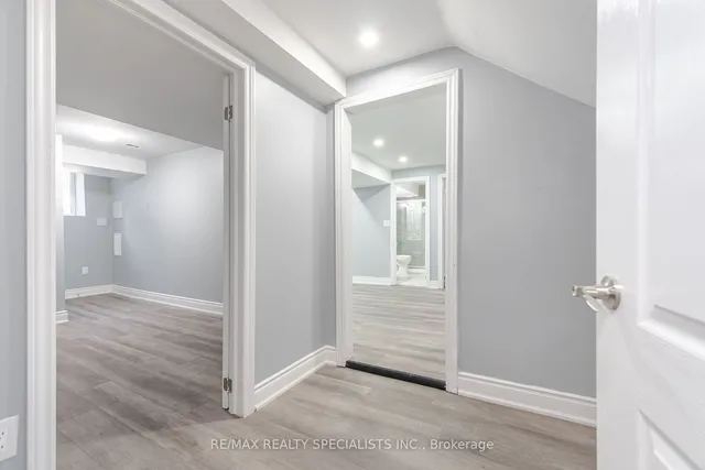 Additional image 23 of 18 Sanford Cres