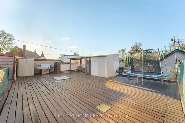 Primary image of 46 Kenora Cres