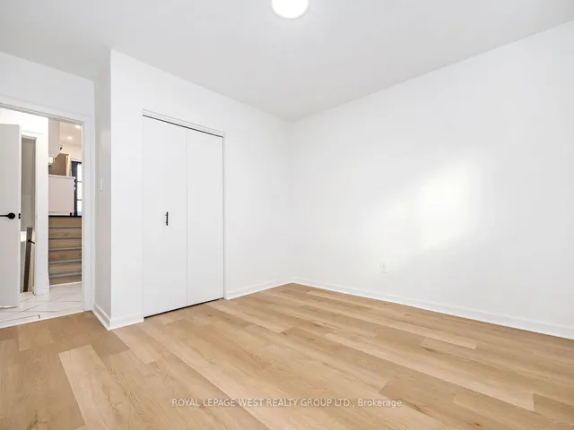 Additional image 25 of 33 Syracuse Cres