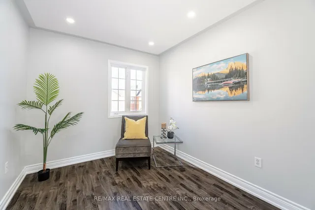 Additional image 25 of 120 Railroad St Unit 14