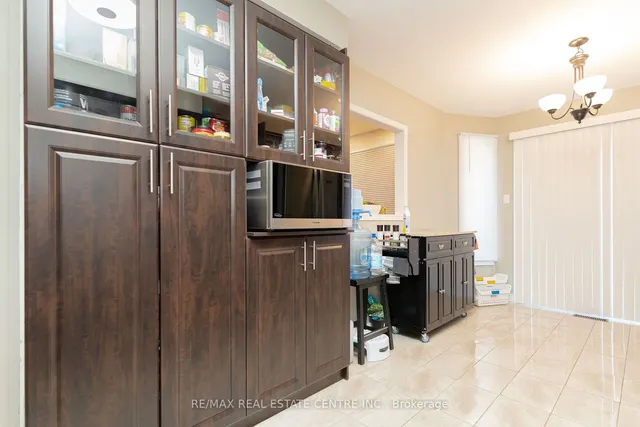 Additional image 12 of 3 Candy Cres