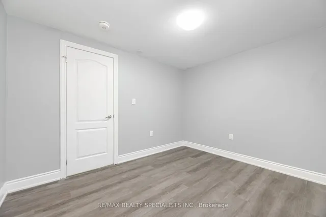 Additional image 30 of 18 Sanford Cres