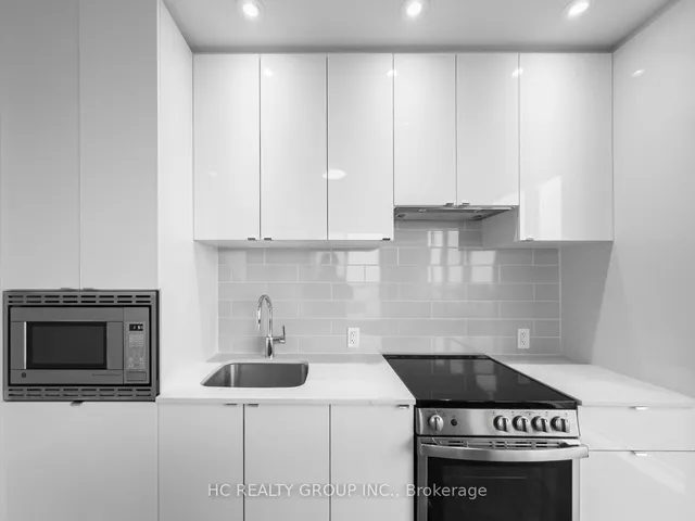 Additional image 4 of 49 East Liberty St Unit 2502