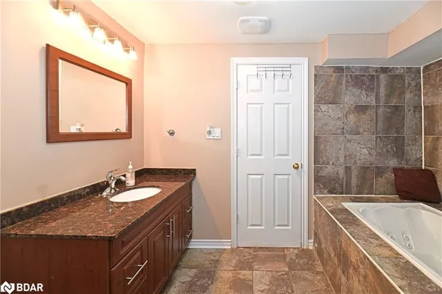 Additional image 36 of 17 Via Romano Way