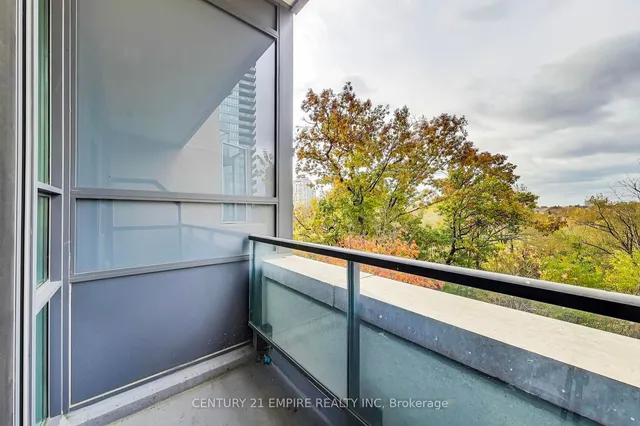 Additional image 27 of 36 Park Lawn Rd Unit 203