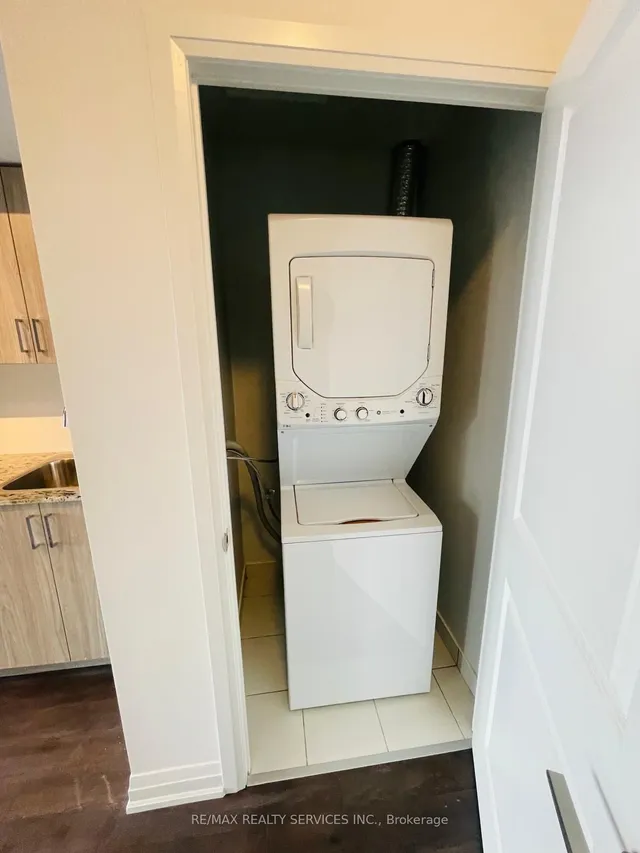 Additional image 9 of 10 Meadowglen Pl Unit 407