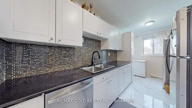 Additional image 11 of 118 Fleetwood Cres