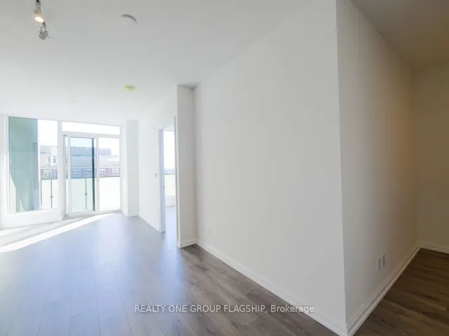 Additional image 4 of 4208 Dundas St Unit 504