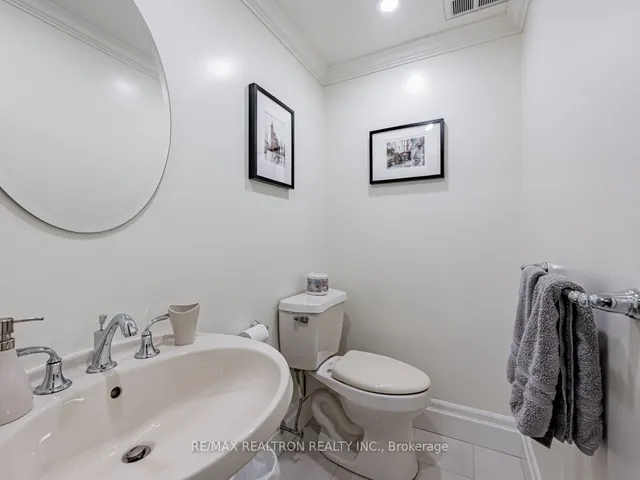 Additional image 15 of 55 Lombard St Unit 613