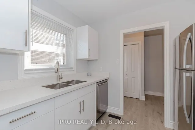 Additional image 6 of 17 Town House Cres