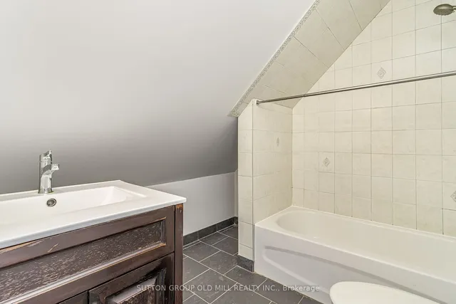 Additional image 32 of 347 Gladstone Ave