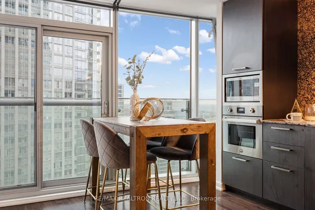 Additional image 11 of 14 York St Unit 2704