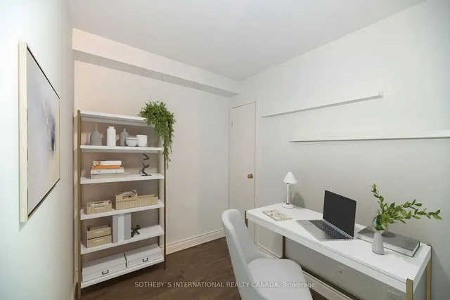 Additional image 9 of 10 Yonge St Unit 1001