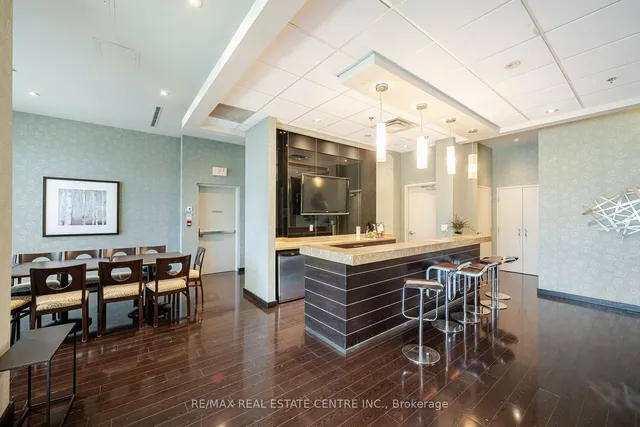 Additional image 8 of 215 Queen St Unit 304