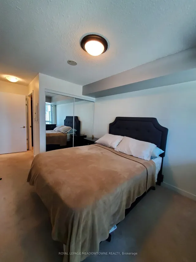 Additional image 23 of 33 Bay St Unit 1203