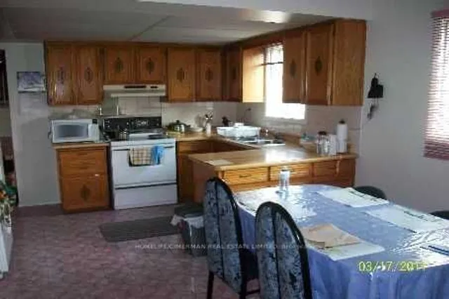 Additional image 2 of 76 Winterfold Dr