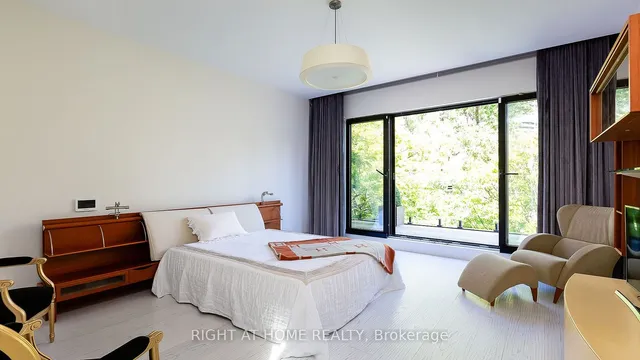 Additional image 33 of 53 Hazelton Ave