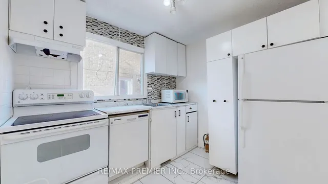 Additional image 31 of 105 Fairglen Ave