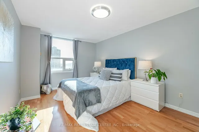 Additional image 16 of 714 The West Mall Unit 1009