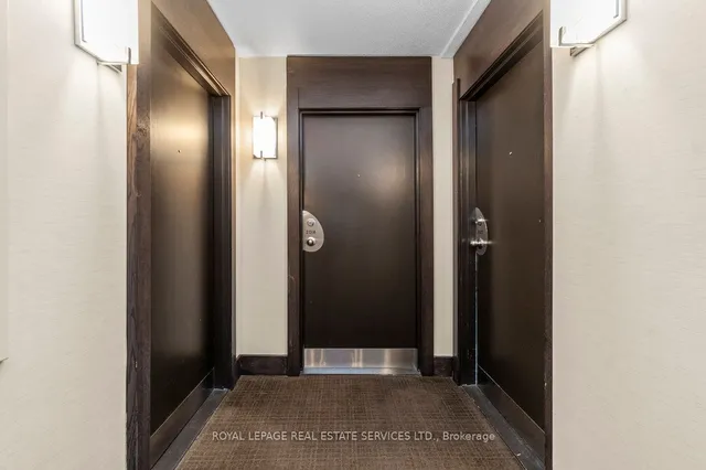 Additional image 7 of 1001 Bay St Unit 2014