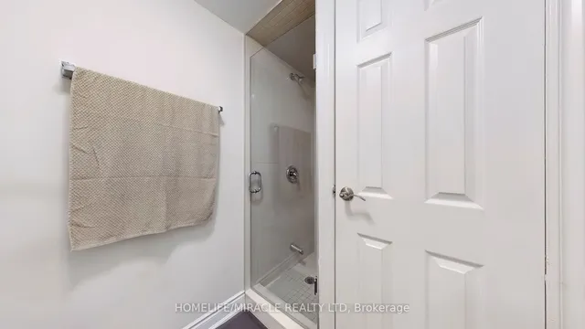 Additional image 20 of 22 Nancy McCredie Dr