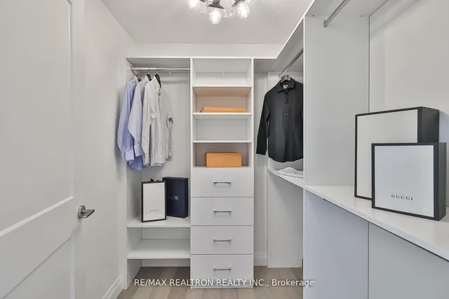 Additional image 19 of 285 Avenue Rd Unit 502