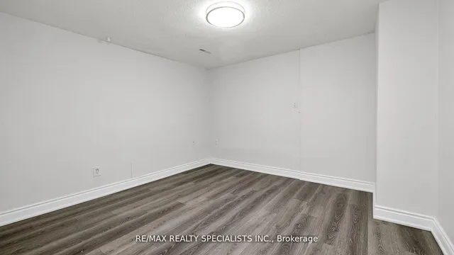 Additional image 31 of 16 Drake Blvd