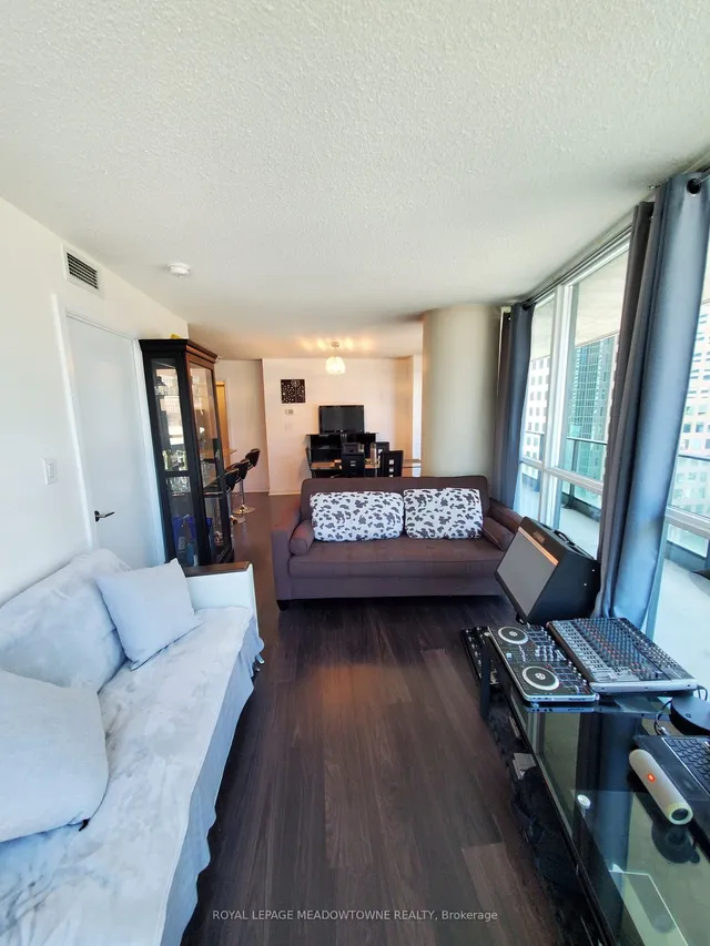 Additional image 16 of 33 Bay St Unit 1203