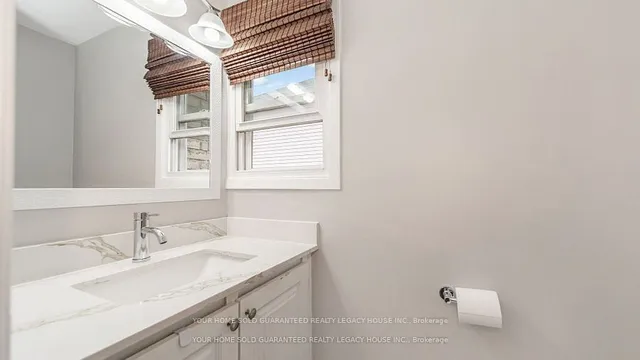 Additional image 20 of 60 Roehampton Cres