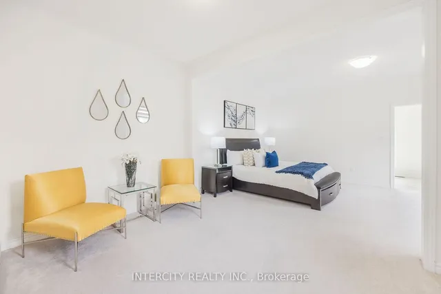 Additional image 20 of 54 Moorcroft Pl