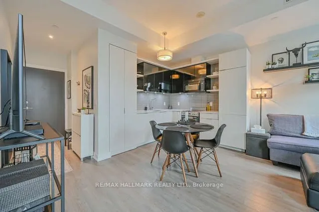 Additional image 8 of 6 Parkwood Ave Unit 611