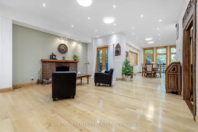 Additional image 5 of 98 Burbank Dr