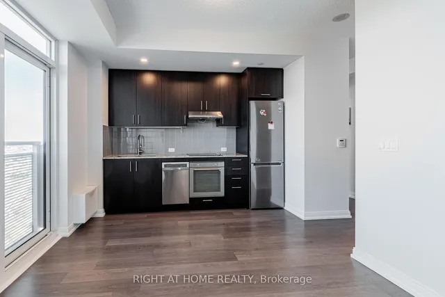Additional image 21 of 255 Village Green Sq Unit 3108