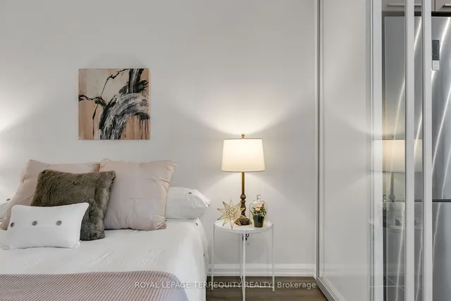 Additional image 23 of 4208 Dundas St Unit 520