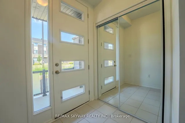 Additional image 11 of 4 Plume St