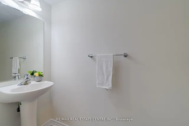 Additional image 25 of 4 Metro Cres