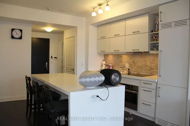 Additional image 6 of 1080 Bay St Unit 1811