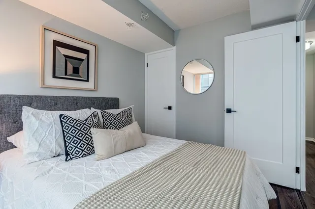 Additional image 17 of 36 Lisgar St Unit 1702W