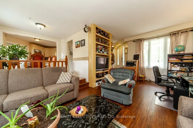 Additional image 31 of 46 Lorraine Cres